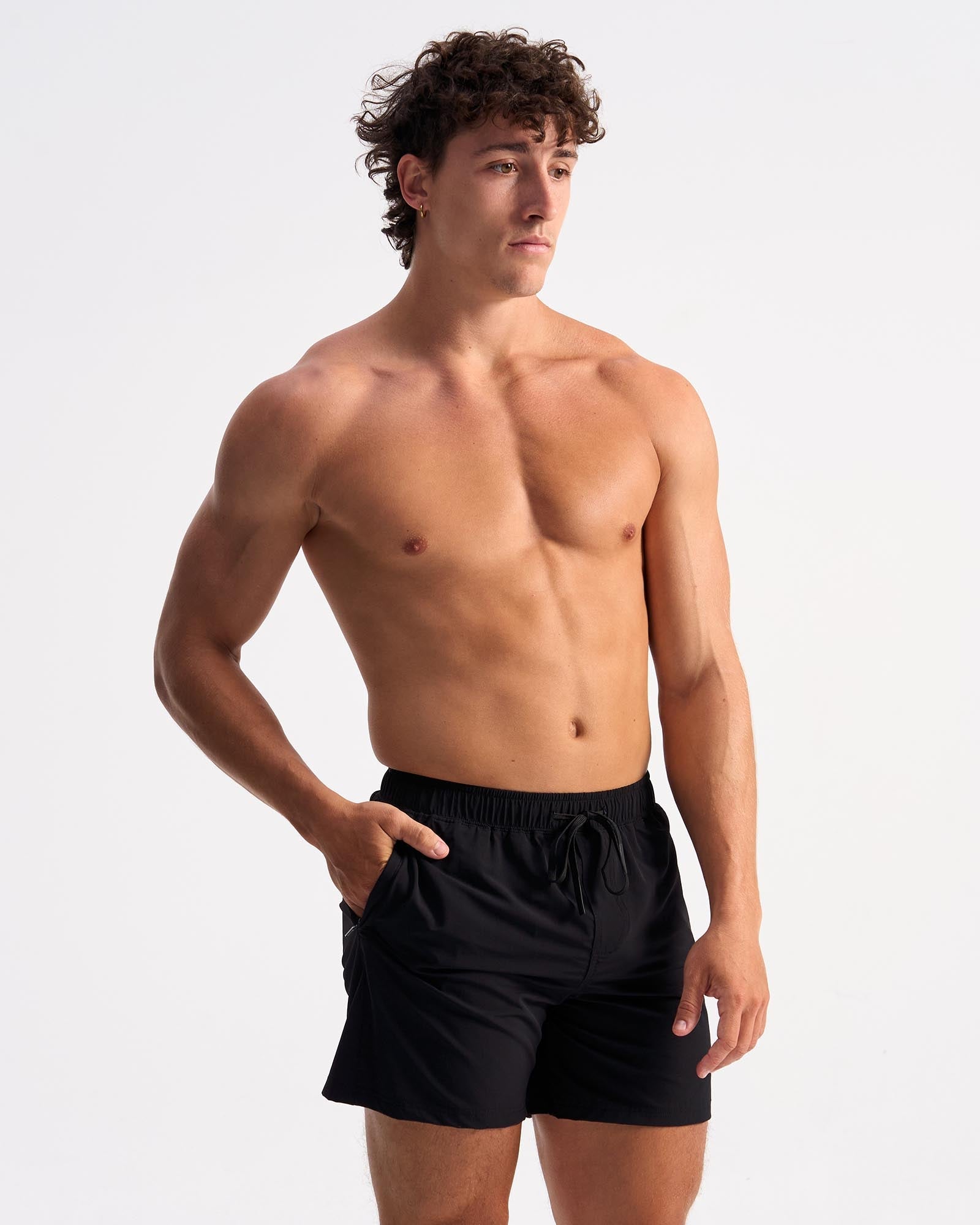 Bolt 5" Short - Black